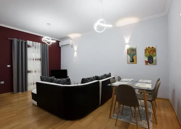 Elegant Castle View, Gjirokastër